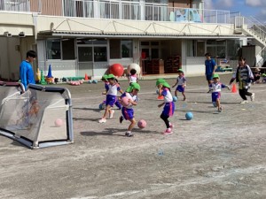 サッカー３